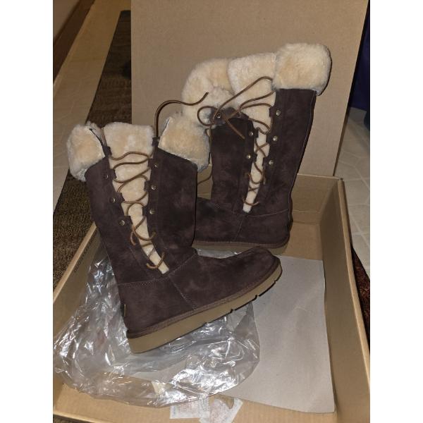 New!! Ugg Australia Chocolate Brown Lace Up Winter Leather & Sheepskin Size 6 Boots