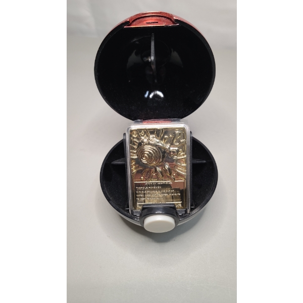 1999 Burger King Special Edition 23 Karat Gold Plated Poliwhirl Pokémon Trading Card In Poke Ball