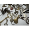 Image 3 : Assorted Lot of Vintage/Antique Miscellaneous Keys. Collectors Item! 