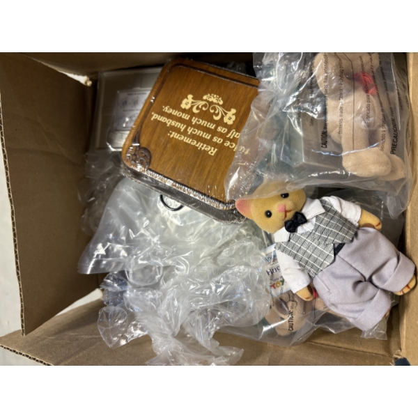 *Pick Up At Mantua Home-No Shipping Available*  Figurines - Cows - Musical Box - Seashell 