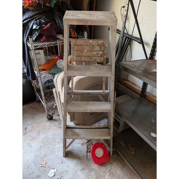 4ft Aluminum ladder