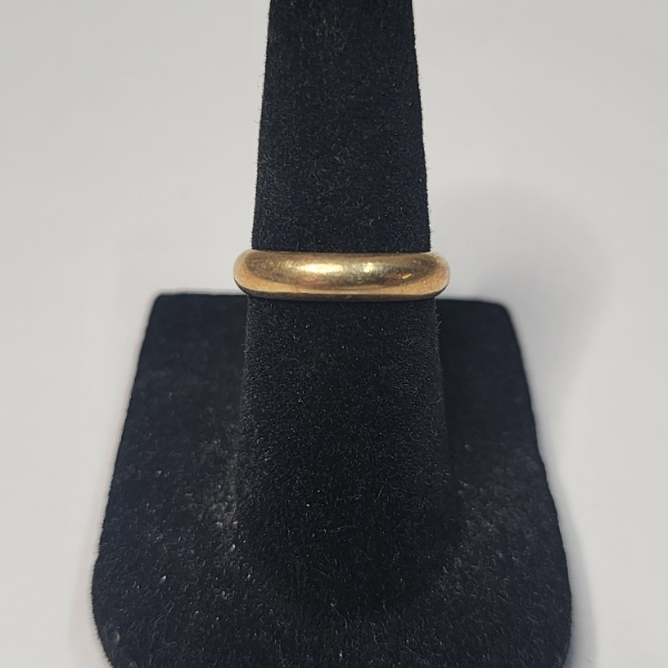14K Yellow Gold Band Ring - Size 5 - Total Weight: 3.7g