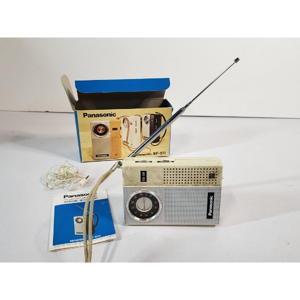 Vintage Panasonic RF-511 Portable Transistor AM/FM Radio From 1970's - With Original Box!