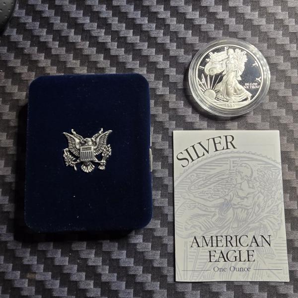 1999-P American Silver Eagle 