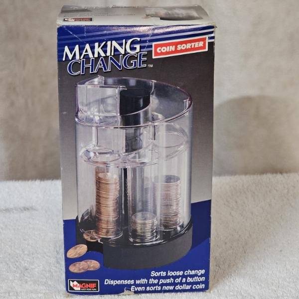 Vintage Magnif Making Change Manual Revolving Desk Coin Sorter And Dispenser Bank