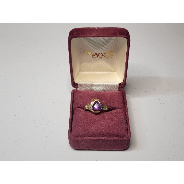 Stunning 14K Yellow Gold Ring w/ Large Purple Gemstone - Size 7 - TW: 4.3g