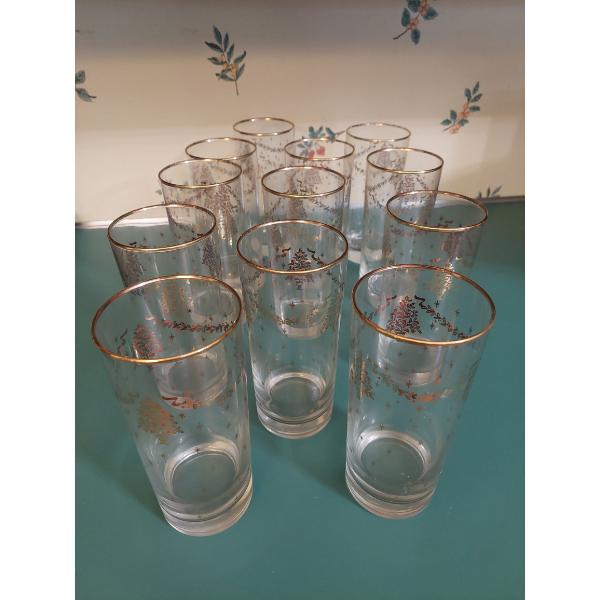 Set Of 12 Gold Rim Tumblers As Shown Kitchen