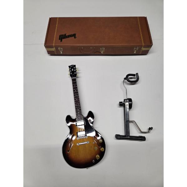 New! Very Detailed, Collectable Axe Heaven Gibson Guitar Replica With Stand 