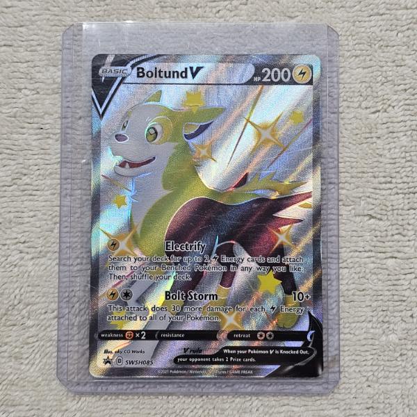 Boltund V (SWSH085) Black Star Promo Holo Pokémon Trading Card