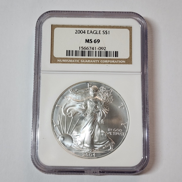 2004 American Silver Eagle $1 - 1 oz .999 Fine Silver - Graded by NGC MS 69