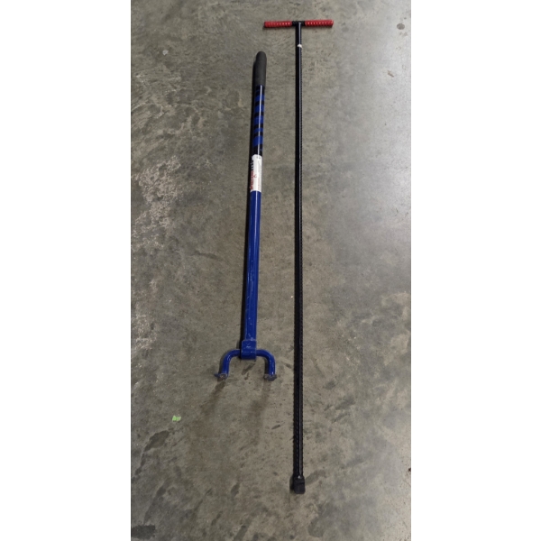 Like New- Wreckin Claw And Water Key Tools