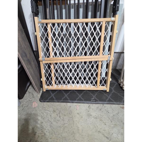 Wooden 4ft Wide Baby Gate And 23"x15" Pet Carrier