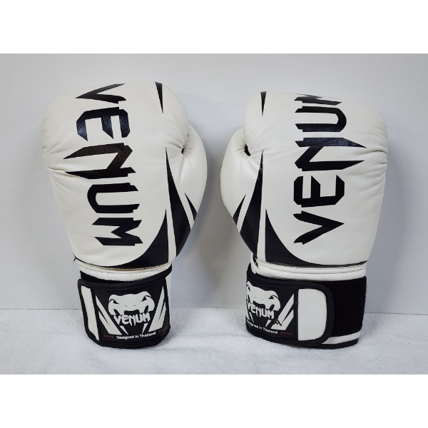 Nice Set of Lightly Used Venum Challenger ELITE Boxing Gloves ~ Black & White 