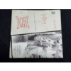 Image 2 : Corey Hart 45 RPM Record Never Surrender  - Good Condition In The Sleeve With Bonus Poster