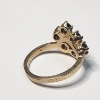 Image 4 : Gorgeous 10K Yellow Gold Ring with Blue-Toned Stones - Size 7 - TW: 3.6g