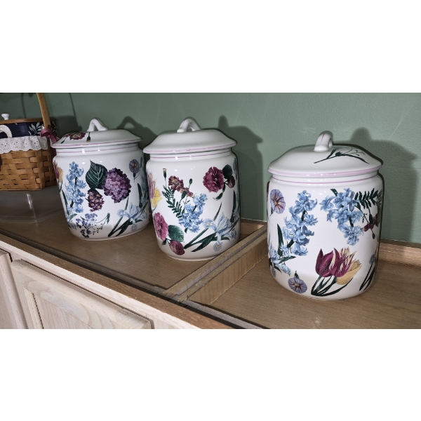 PICKUP IN NORTHFIELD - Very Colorful In Pristine Condition Canister Set As Shown - See Pics 