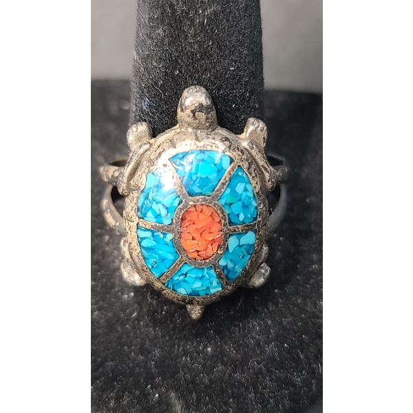 Vintage Native American Navajo Or Zuni Sterling Silver Turtle Ring Ft Turquoise & Coral Chip Inlay