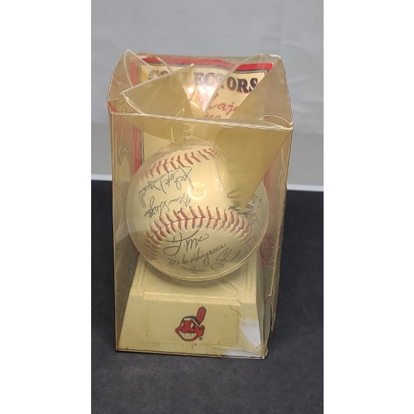 Cleveland Indians 1995 Collectors Major League Reproduced Autographed Baseball