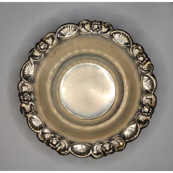 Sterling Silver Scalloped Dish - Weight: 52.6g
