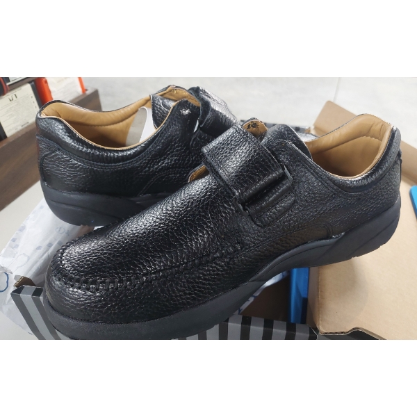 New !!! 2 Pairs Mens Shoes Sz 11 1/2 - Casual & Work See Pics