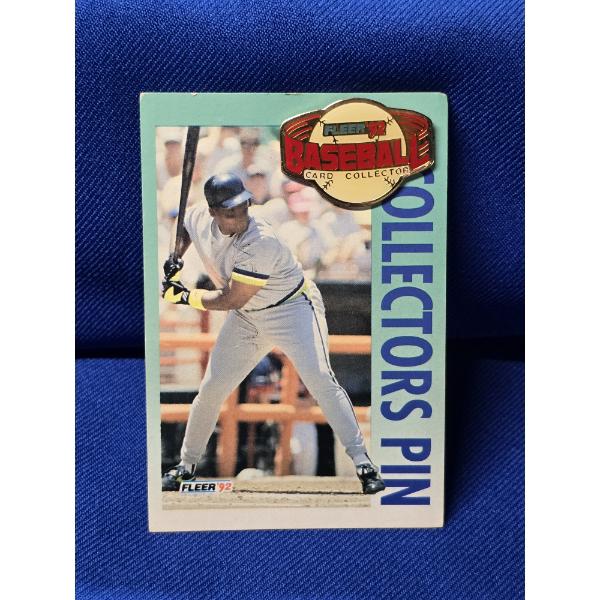 1992 Fleer Baseball Card Collectors Pin No. 0668