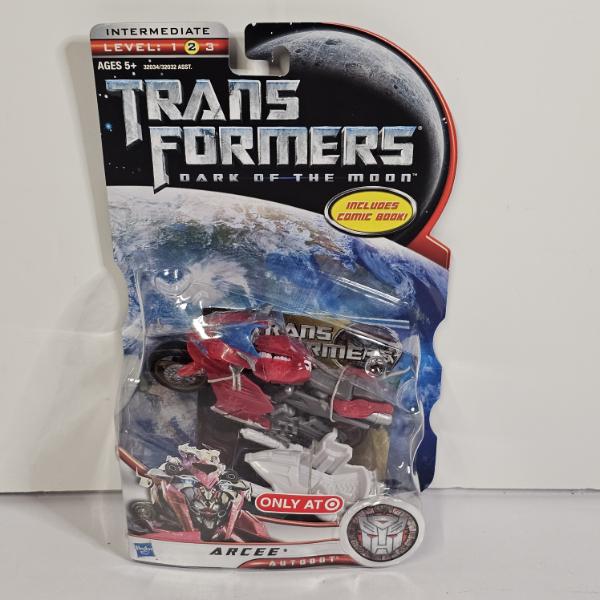 Hasbro Transformers Dark Of The Moon Deluxe Class Autobot Arcee Target Exclusive Action Figure