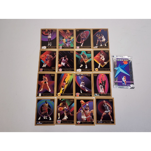 Lot of Assorted 1990 Skybox Basketball Trading Cards Including Sealed Skybox 91-92 Pack 