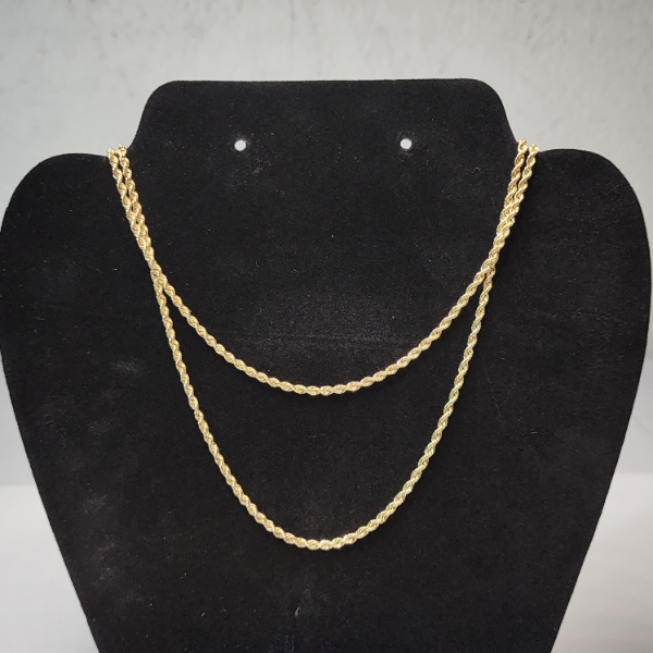 Stunning, Excellent Condition 14K Yellow Gold Twist Chain 31" Necklace - TW: 15.3g
