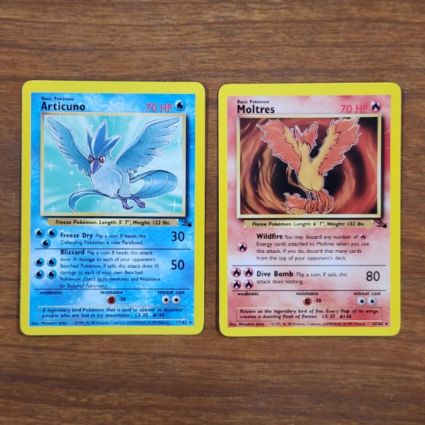 Two Vintage Non Holo Rare Fossil Set Pokemon Trading Cards ~ Articuno 17/62 & Moltres 27/62