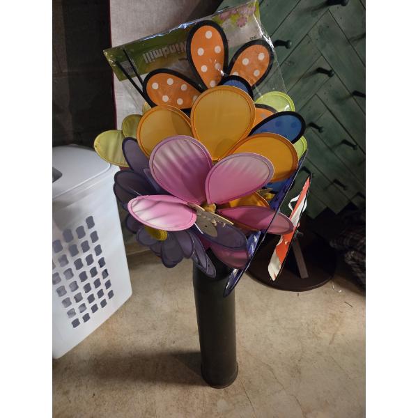 Louisville Home Pickup - Outdoor Decor - Yard Spinners As Shown - See Pics