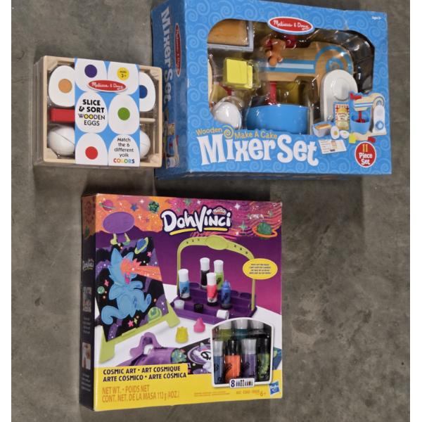 Brand New Doh Vinci Art Set, & Wood Food Toys 