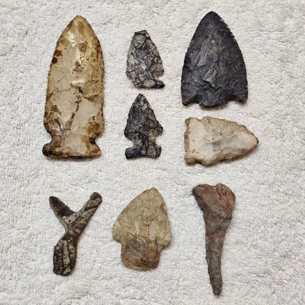 EARLY AMERICAN! Antique Assortment of Native American Stone Artifacts including Arrow/Spear Heads