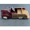 Image 3 : Hallmark "1939 Ford Station Wagon" (QHG9034) 8" Classic American Car - Mint Condition