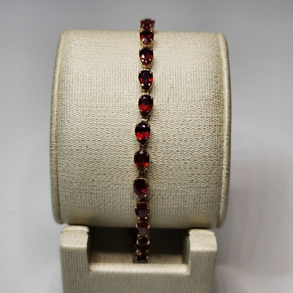 Stunning 14K Yellow Gold Tennis Bracelet w/ Red Gemstones - 8" - Total Weight: 7.4g