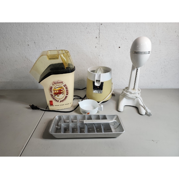 Lot of Powered Kitchen Items & Ice Cube Mold - All Tested & Working