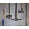 Image 2 : Louisville Home Pickup - 5 PcS - Lot Of Garden Tools - Axe, Pitch Fork, Pick Etc, See Pics