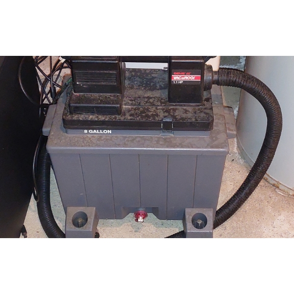 Vacaroo 8 Gallon Wet Vac - See Pic - Pro Unit
