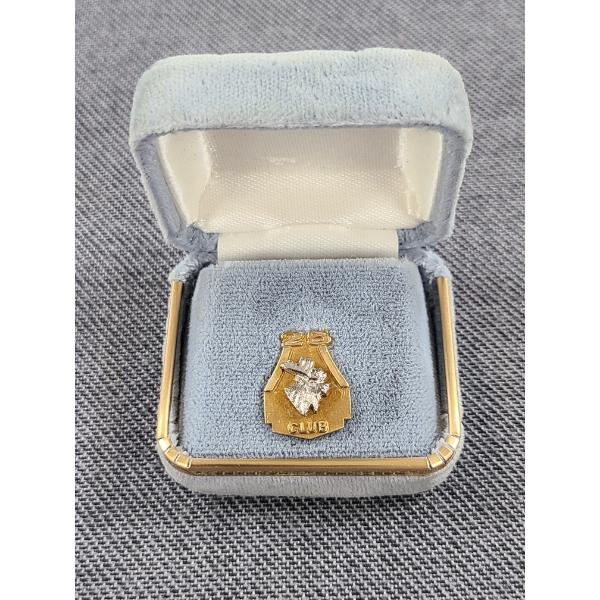 10K Gold 25 Year Moose Club Pin Weighing About 2.7 Grams