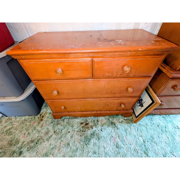 Nice Classic Wood 4 Drawer Dresser