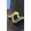 Image 2 : 14K Women's Gold Ring With Dark & Clear Colored Stones - Size 9 - Weight: 3.2g