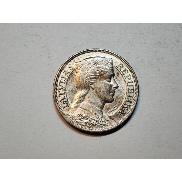 1931 Latvia 5 Lati Silver Coin ASW: 0.6711 oz
