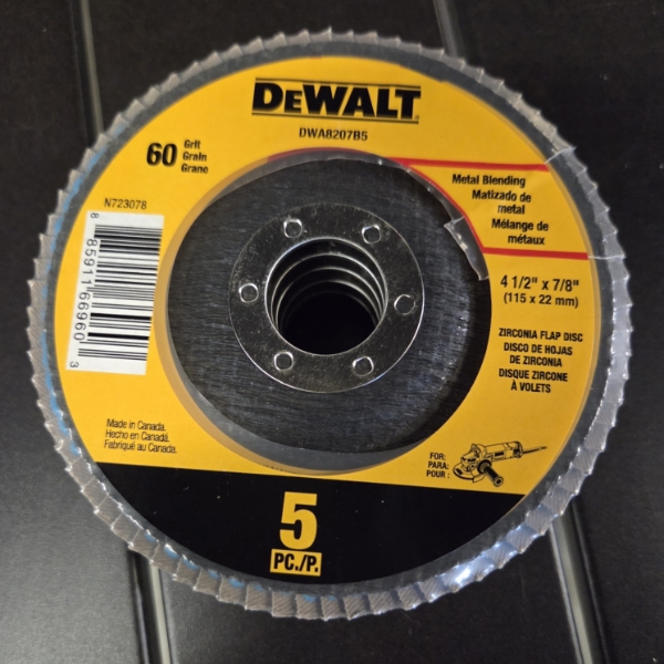 Brand New! DeWalt 5 Piece 60 Grit 4 1/2''x7/8'' Flap Discs 