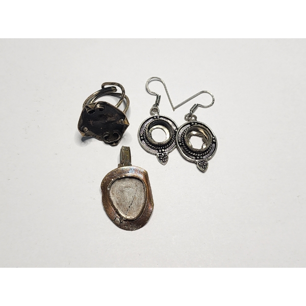 Sterling Silver Scrap Pieces, Clip, Earrings, Ring - Total Weight: 20.3g