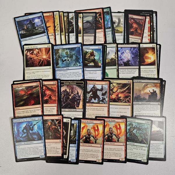 Over 100 Assorted MTG Magic The Gathering Trading Cards ~ Mostly From the Dominaria Set