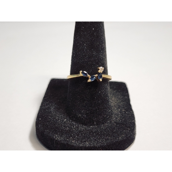 14K Yellow Gold Ring with Marquise Cut Blue Stones and Small Diamond Accent Size 7 TW: 1.8g