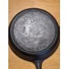 Image 4 : HTF # 5 CAST IRON SKILLET W / 3 NOTCH HEAT RING IN FANTASTIC CONDITION - SEE PICS