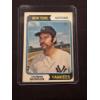 Image 1 : 1974 Topps Thurman Munson New York Yankees Baseball Card - 4 Sharp Corners - Excellent Condition