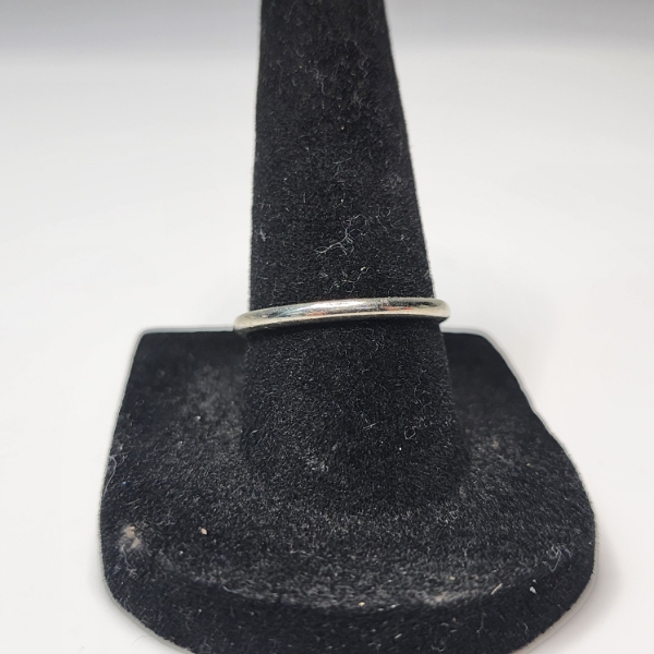 14K White Gold Ring - Size 7.5 - TW: 1.6g