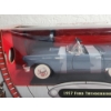 Image 6 : 1957 Ford Thunderbird Road Signature 1:18 Diecast Model - New in Box