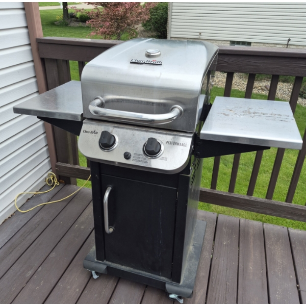 Louisville Home Pickup - Excellent CHARBROIL Propane Grill - With Weather Cover - See Pictures
